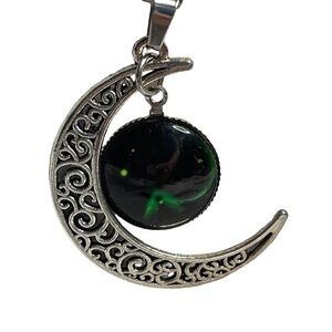 Moon pendant and chain Cancer zodiac New in Box